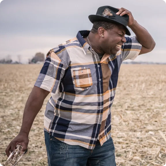 帽子をかぶった男性